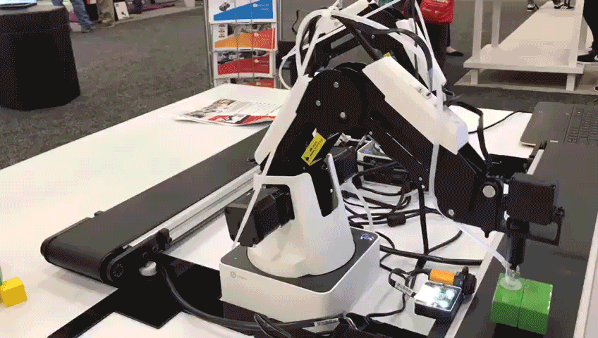 Dobot-1.gif