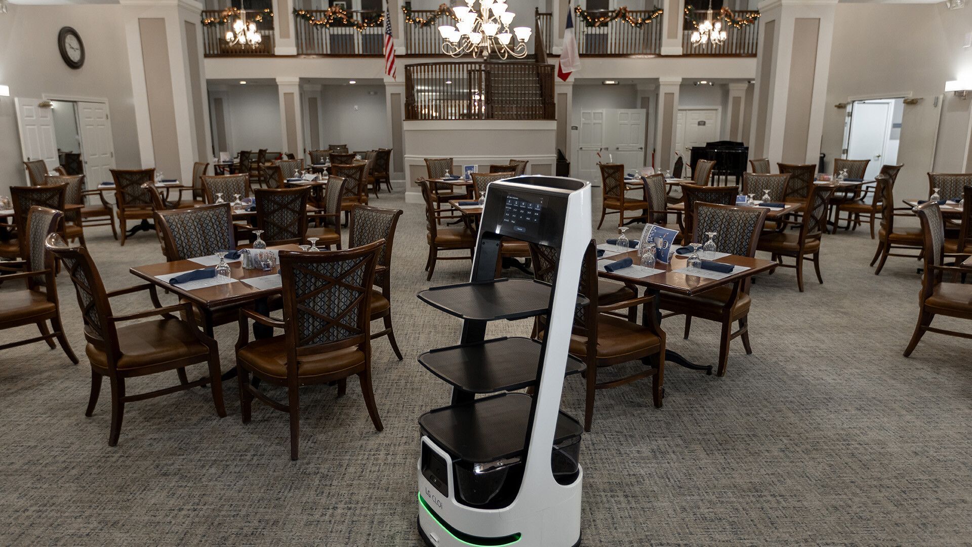 LG Cloi Servebot Advanced Robot