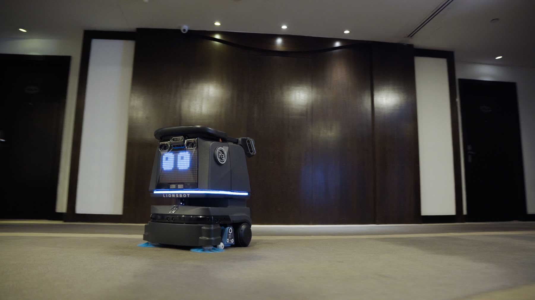 LionsBot R3 Vac Robot | 3D Lidar Cleaning