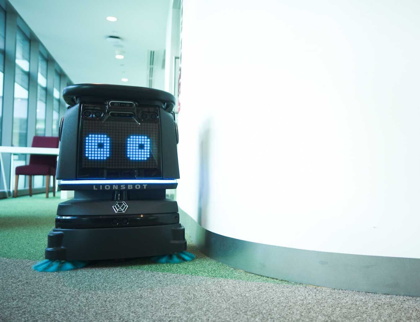 LionsBot R3 Vac Robot | 3D Lidar Cleaning