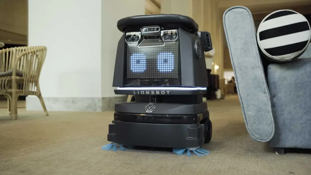 LionsBot R3 Vac Robot | 3D Lidar Cleaning