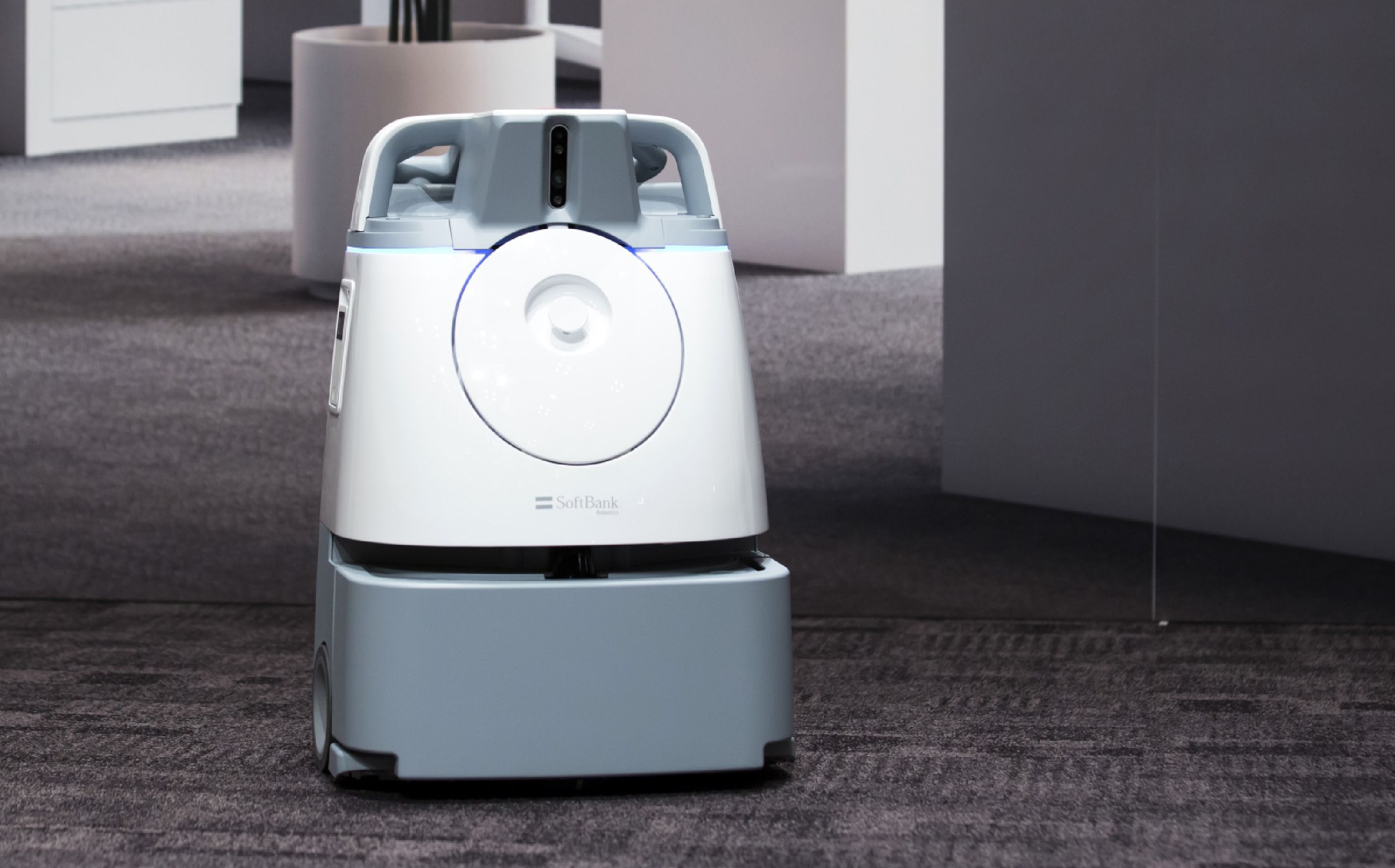 SoftBank Whiz Cleaning Robot | Commercial Vacuum