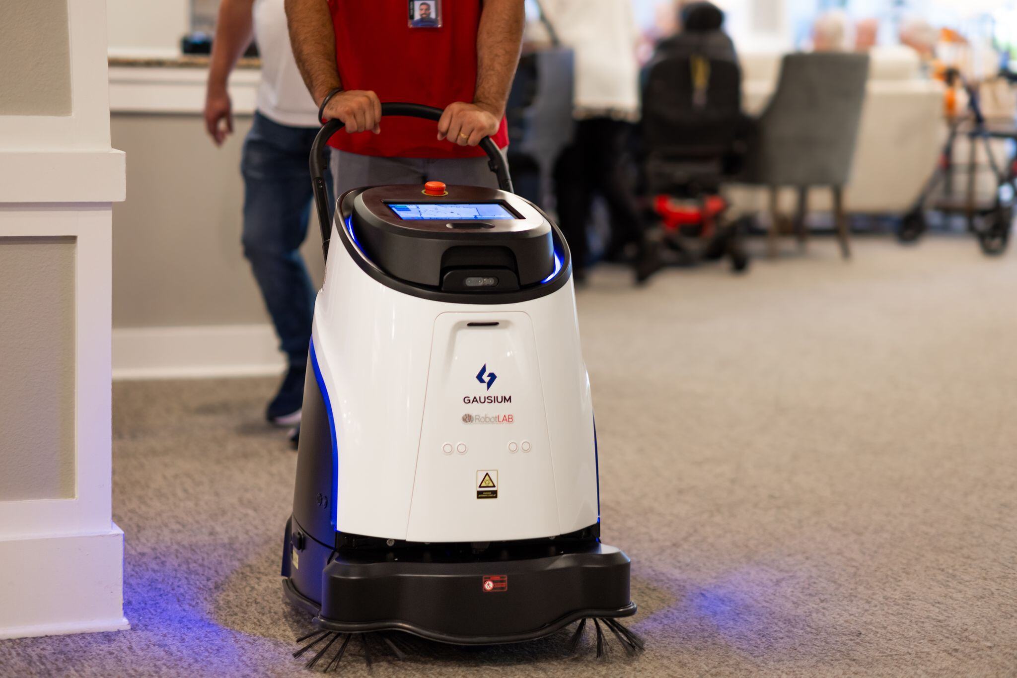 Gausium Vacuum 40 | Hotel Corridor Cleaning