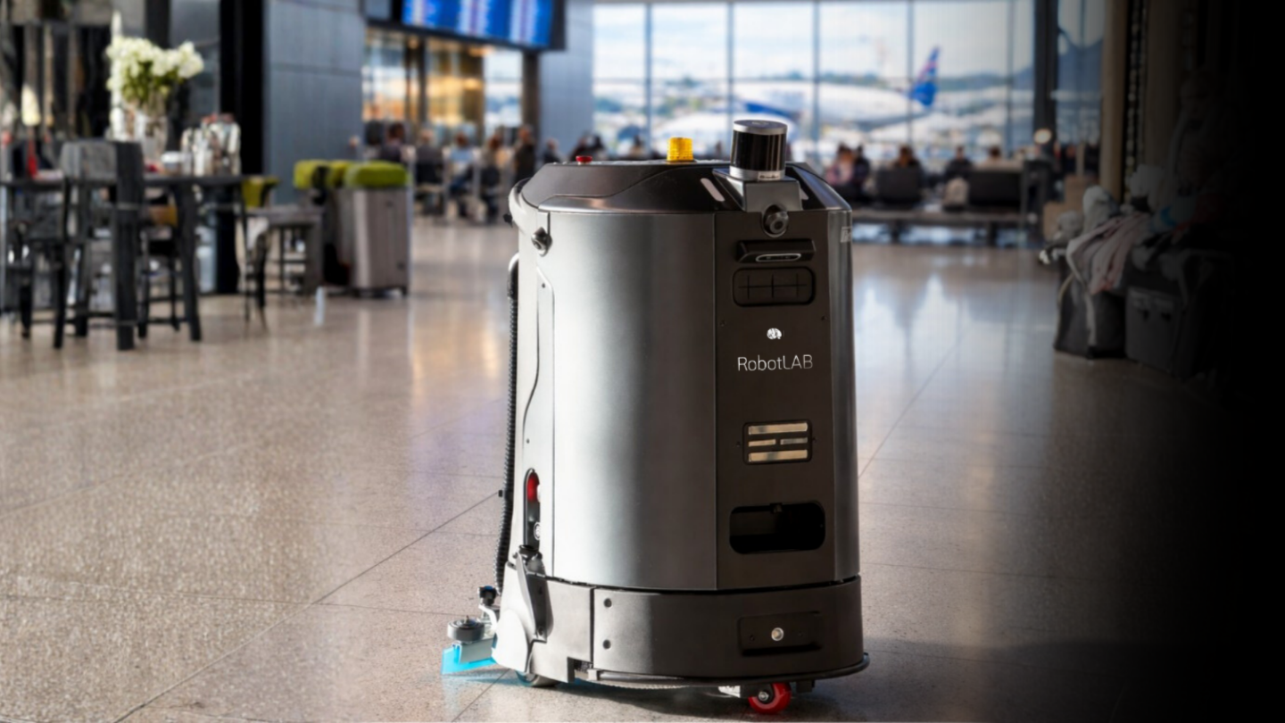 How Robots Change Airport Operations | RobotLAB at AIRPORTECH 2026