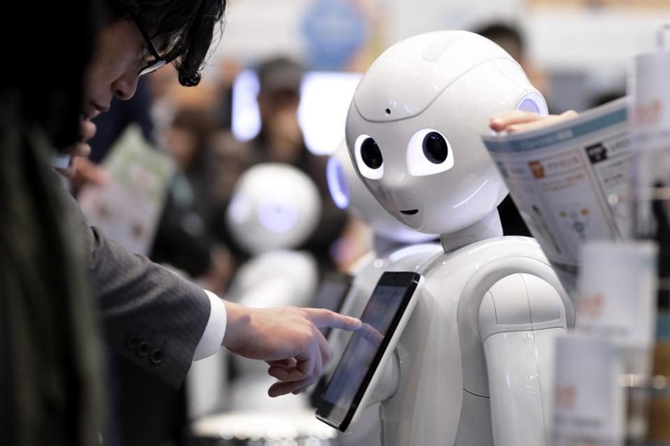 Top 7 Benefits of Robots in the Workplace