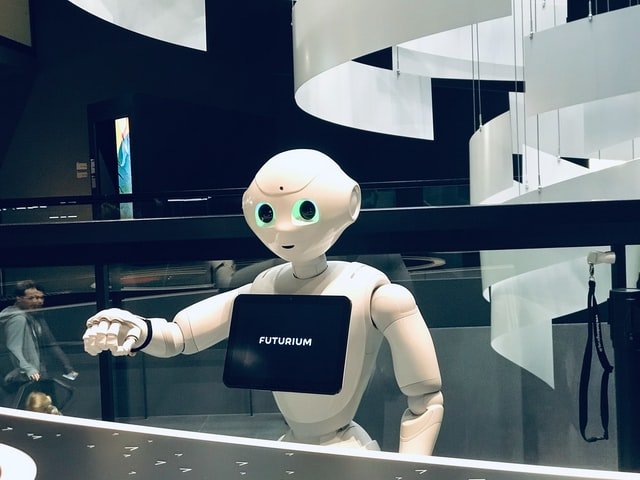 10 Good Reasons to Invest in Robots