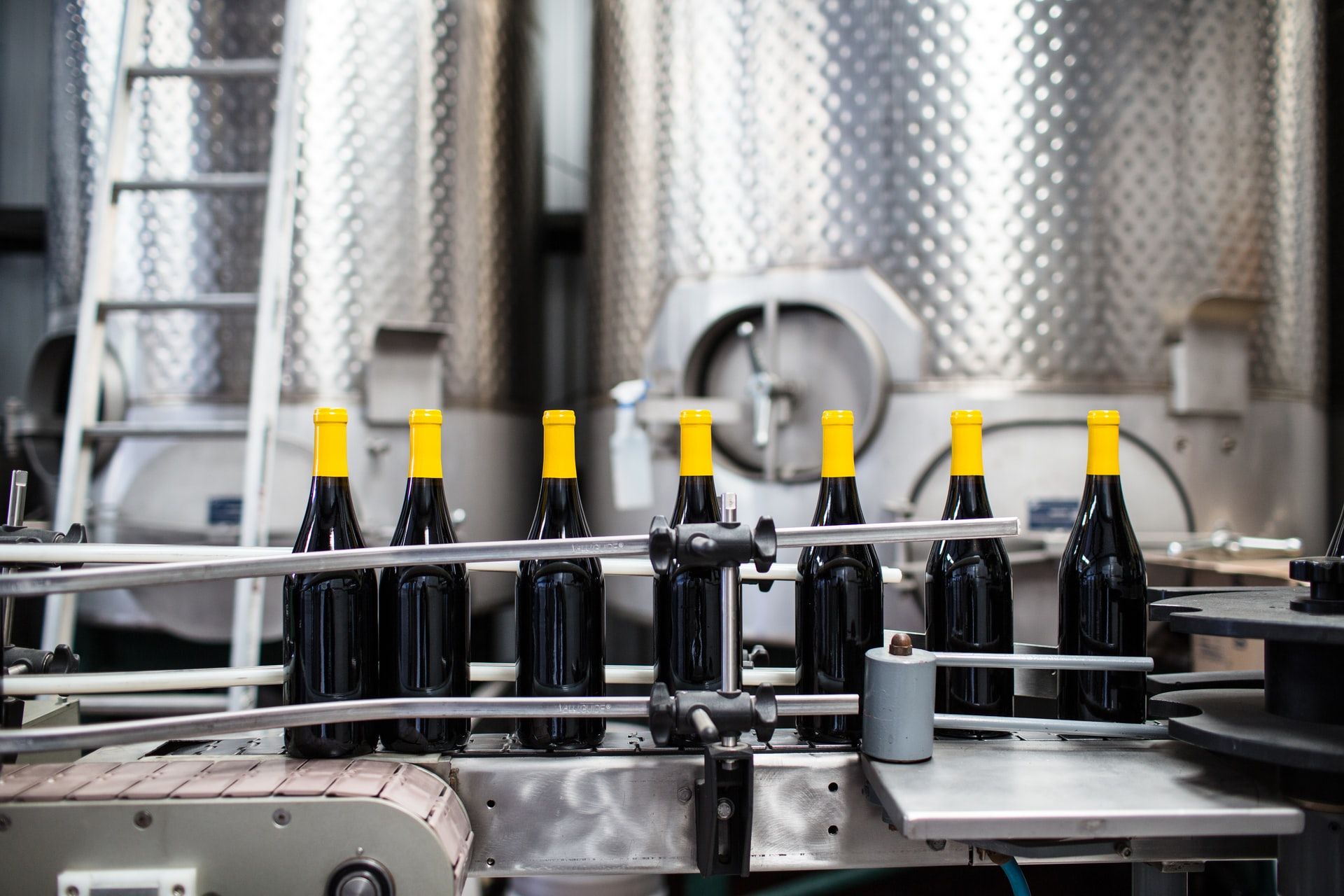 Five Reasons to Use Robotics in Manufacturing